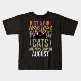 Just A Girl Who Loves Cats And Was Born In April Birthday Kids T-Shirt